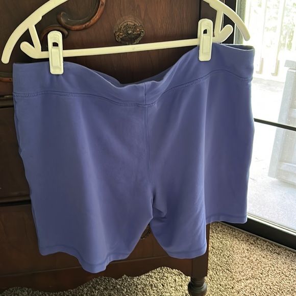 Danskin now purple shorts with pockets and tie waist. Size XXL. - Picture 2 of 7